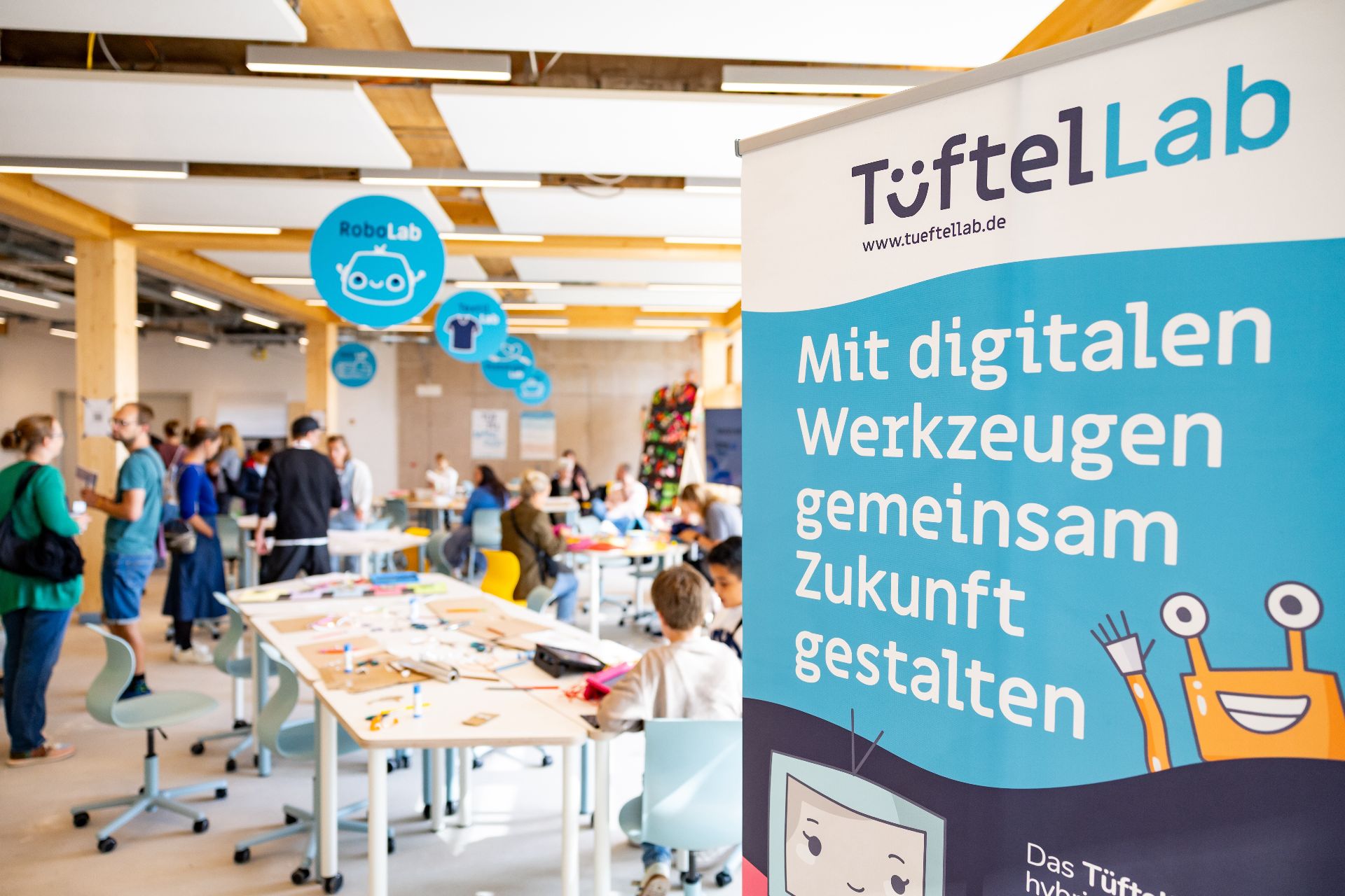 Tüfteln im TüftelLab Hamburg am Nachmittag