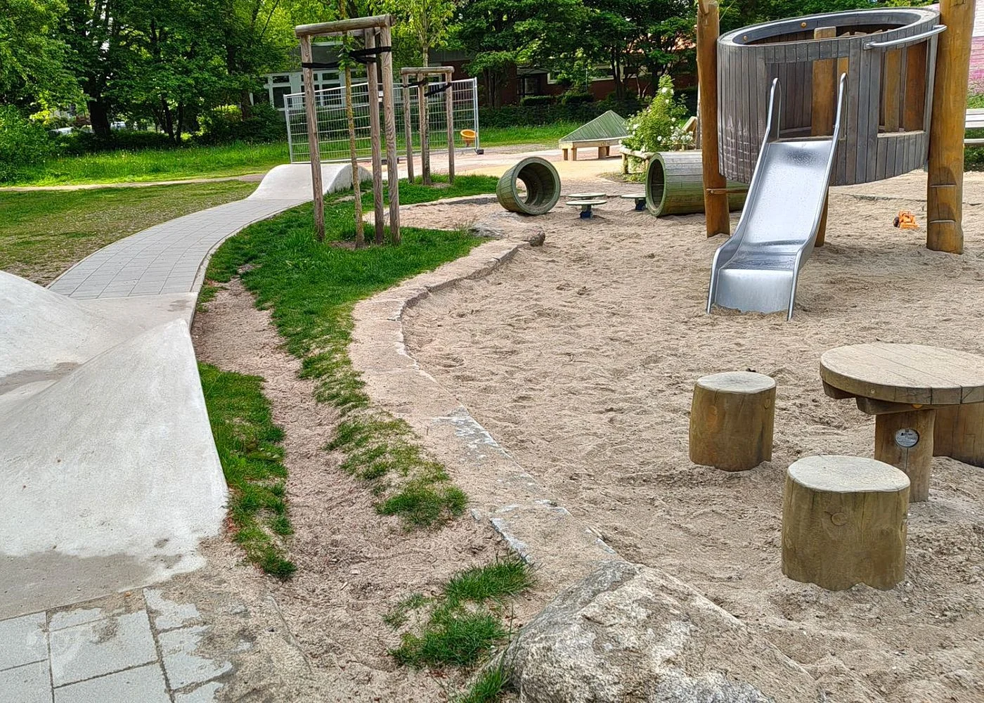 Spielplatz Wegenkamp mit Skaterpark Banane – Foto 29