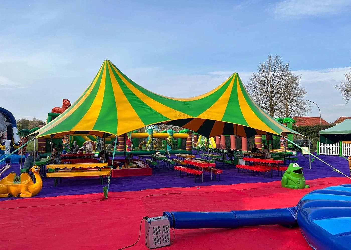 Taka Tuka Land Hüpfburgen – Foto 5