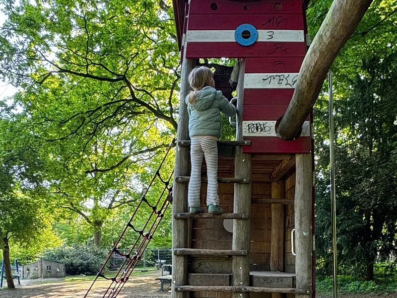Spielplatz im Hesse Park – Bild 14