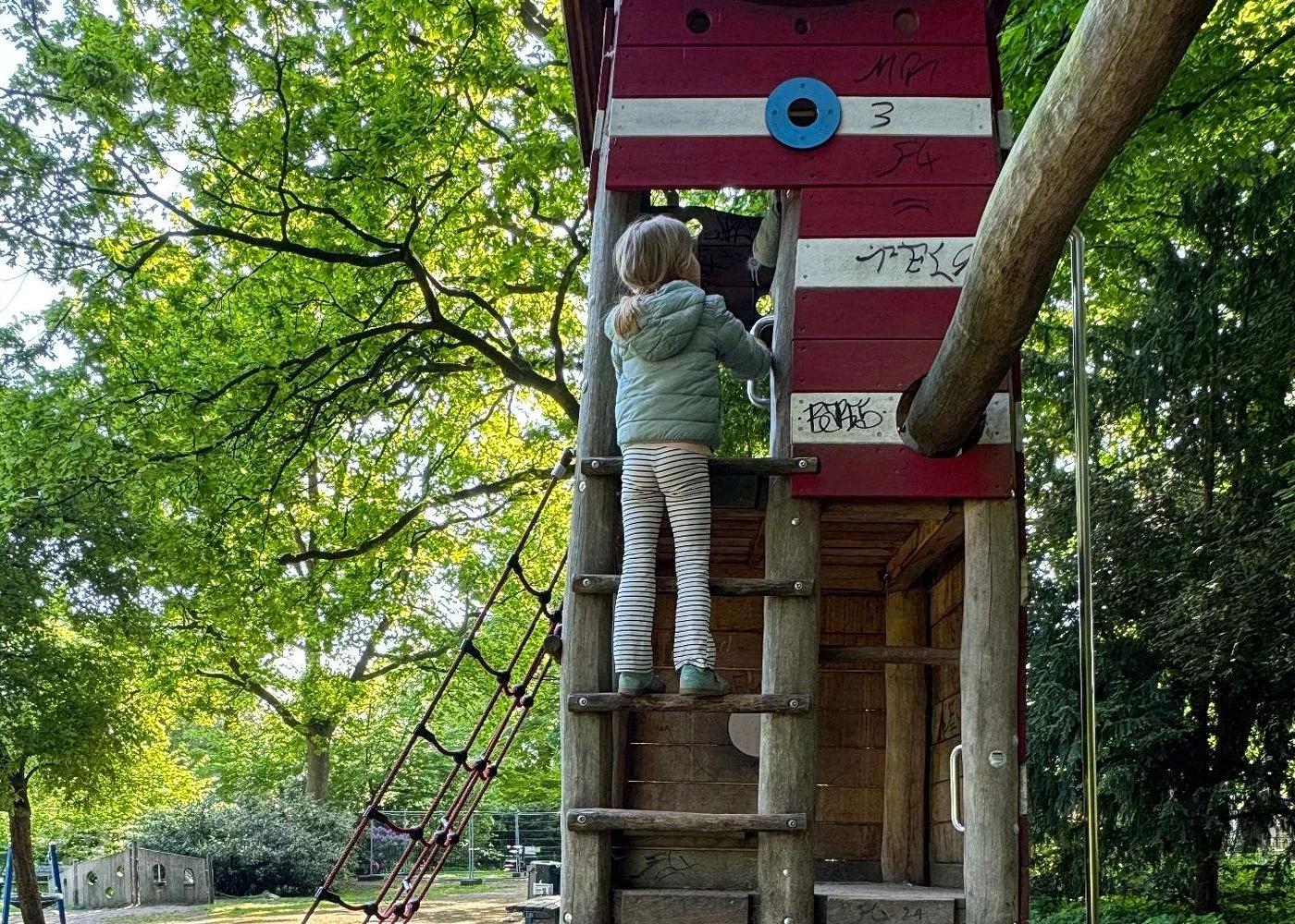 Spielplatz im Hesse Park – Foto 14