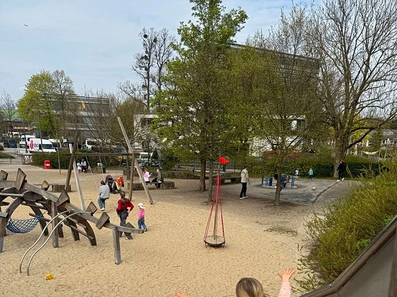 Spielplatz Holmbrook Hamburg Othmarschen – Bild 6