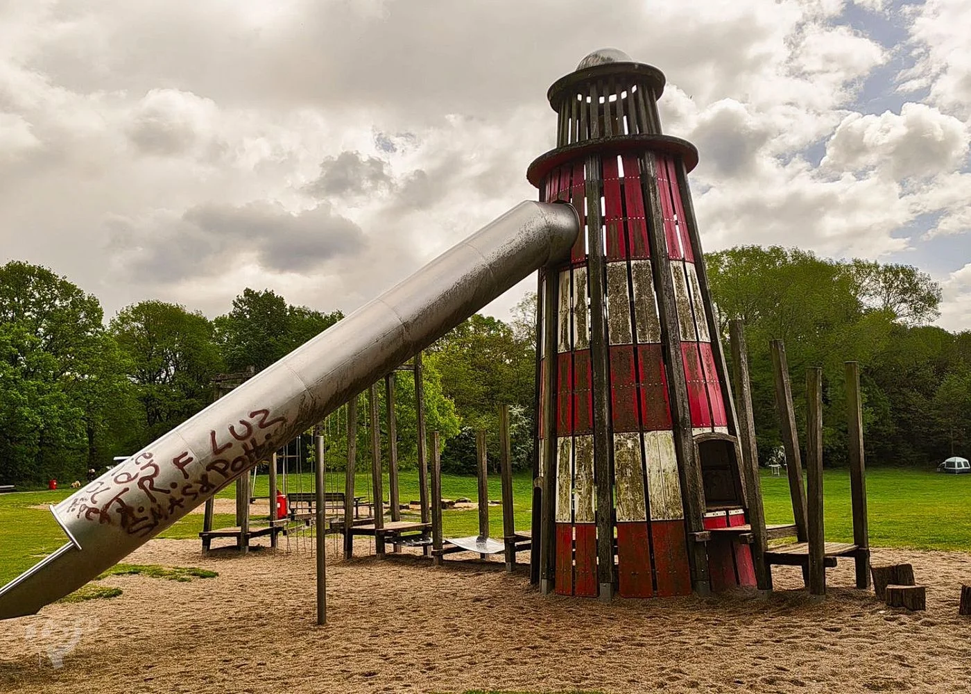 Leuchtturm Spielplatz im Öjendorfer Park – Foto 3
