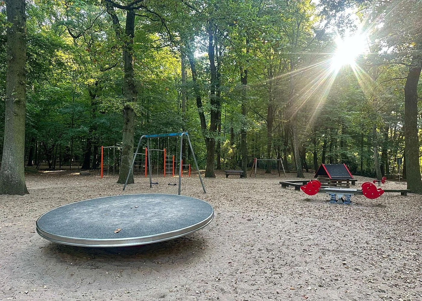 Waldspielplatz im Stadtpark – Foto 7