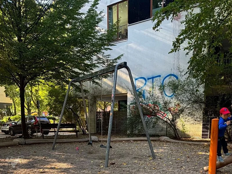  Spielplatz Bellealliancestraße - Marthastraße – Bild 15