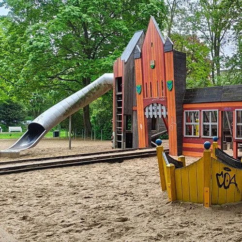 Spielplatz im Schlosspark Bergedorf