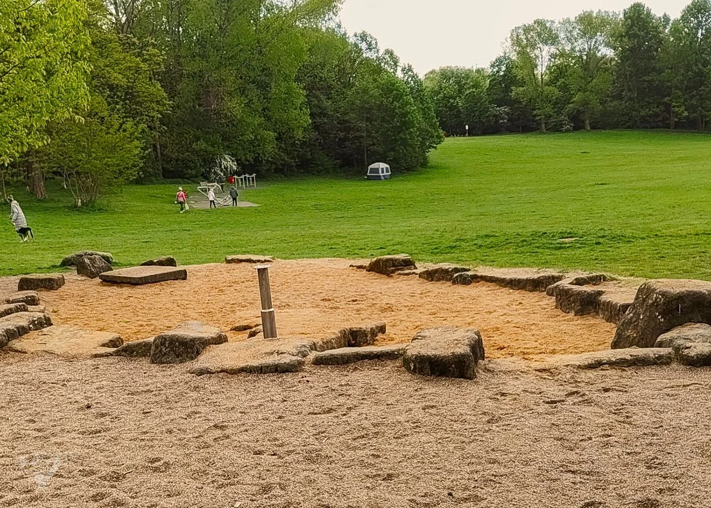 Leuchtturm Spielplatz im Öjendorfer Park – Foto 10