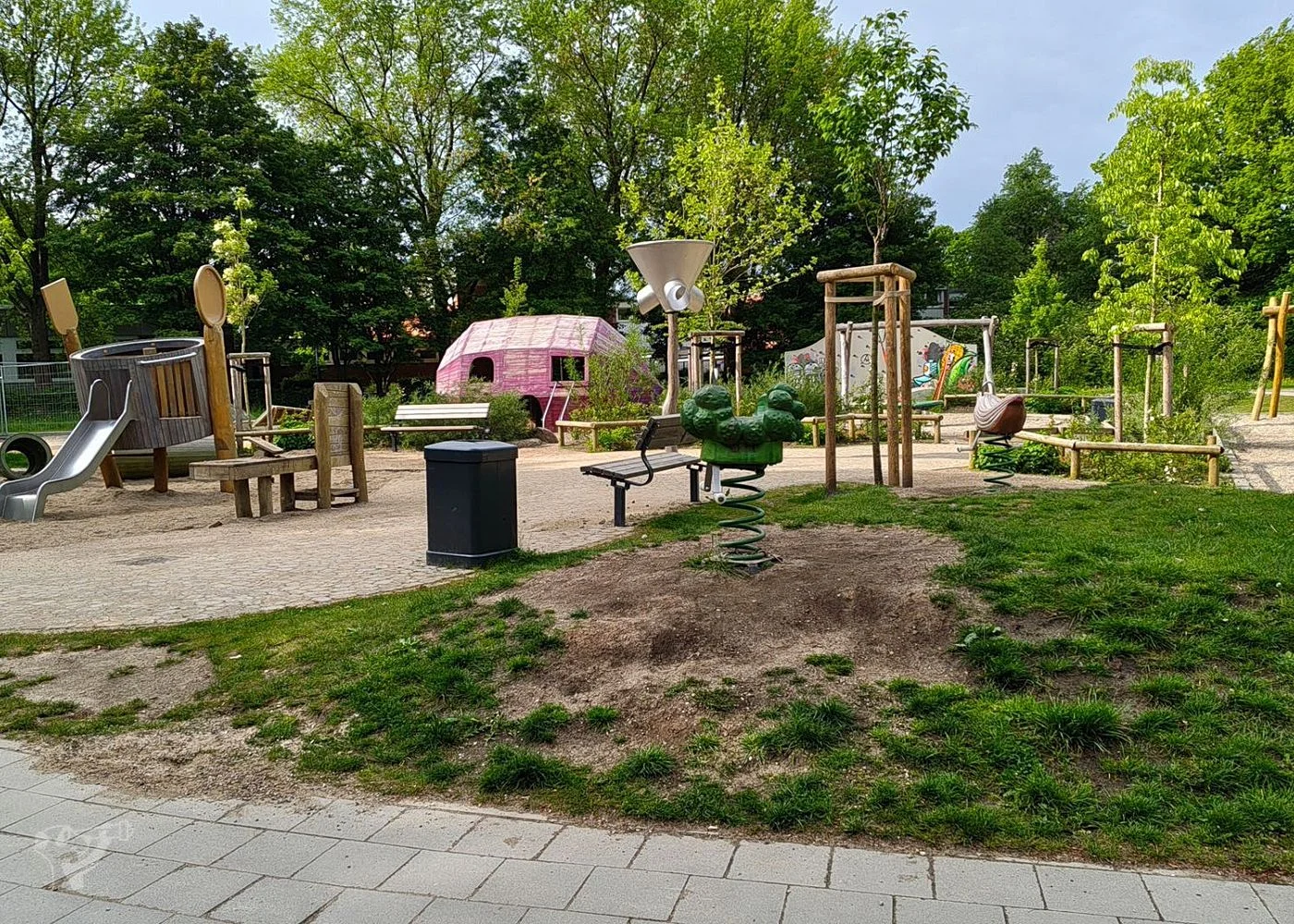 Spielplatz Wegenkamp mit Skaterpark Banane – Foto 28