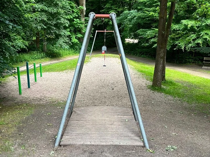 Waldspielplatz Teutonenweg (Pilzspielplatz) - der Schattenspender – Bild 12