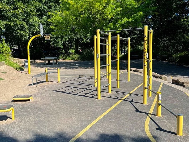 Spielplatz Unzerstraße im Walter-Möller-Park – Bild 13