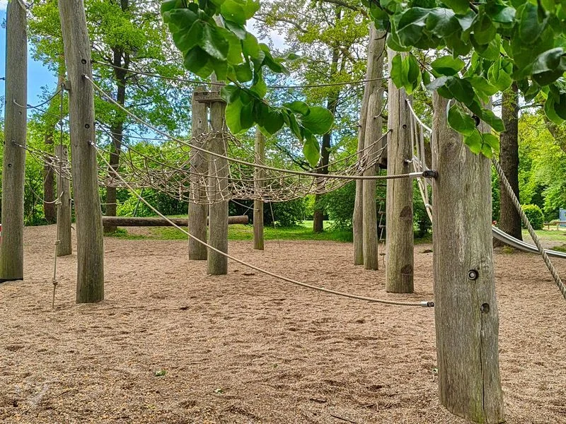 Kletterwald & Wasserpumpen‑Spielplatz im Öjendorfer Park – Bild 3