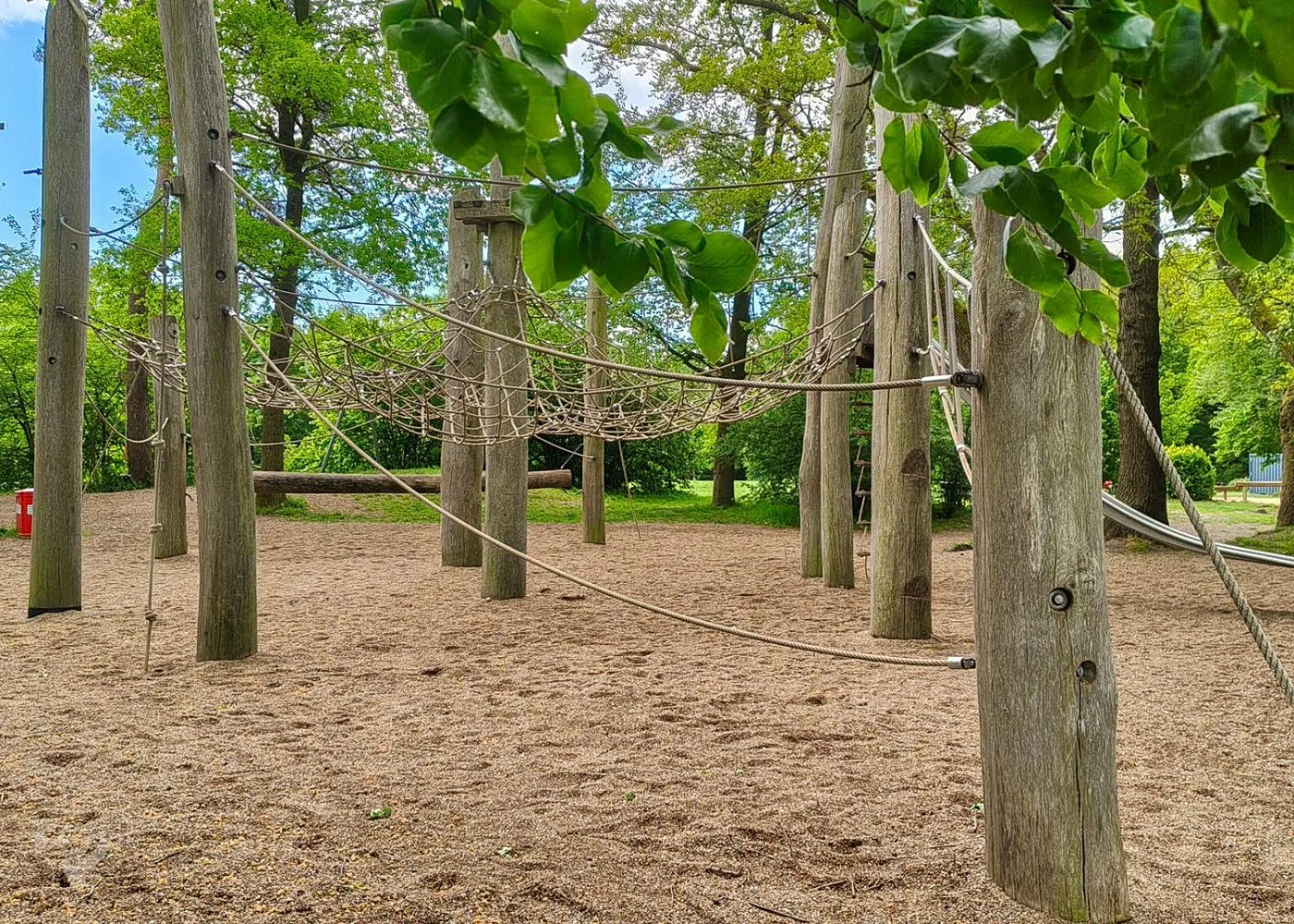 Kletterwald & Wasserpumpen‑Spielplatz im Öjendorfer Park – Foto 3