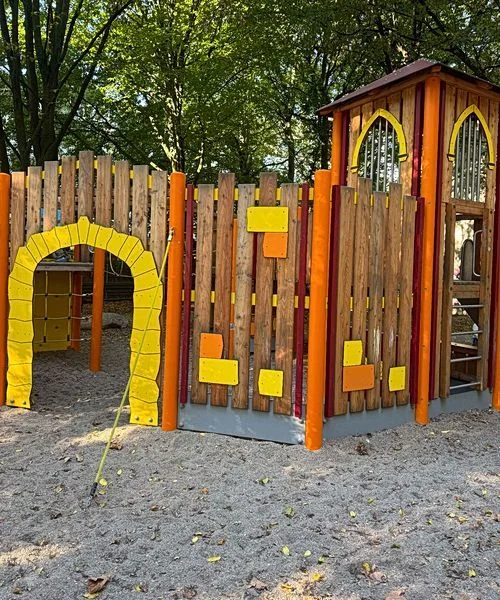 Spielplatz Bellealliancestraße - Marthastraße – Bild 1 von 26