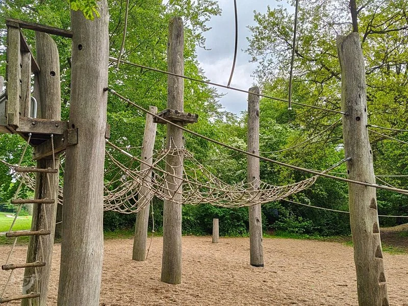 Kletterwald & Wasserpumpen‑Spielplatz im Öjendorfer Park – Bild 1