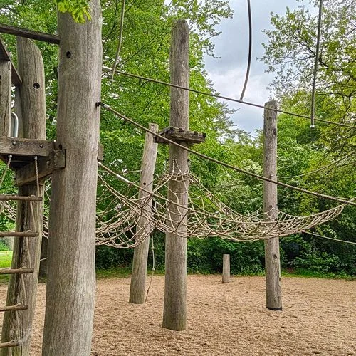 Kletterwald & Wasserpumpen‑Spielplatz im Öjendorfer Park