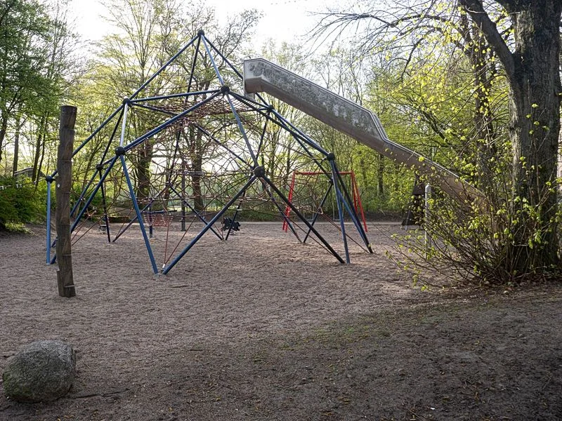 Kinderspielplatz Rollerbahn – Bild 1