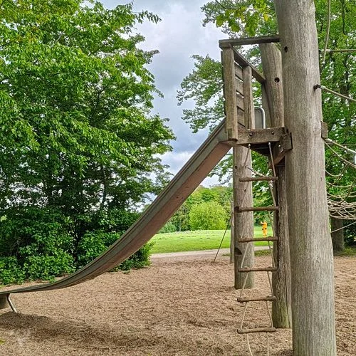 Kletterwald & Wasserpumpen‑Spielplatz im Öjendorfer Park