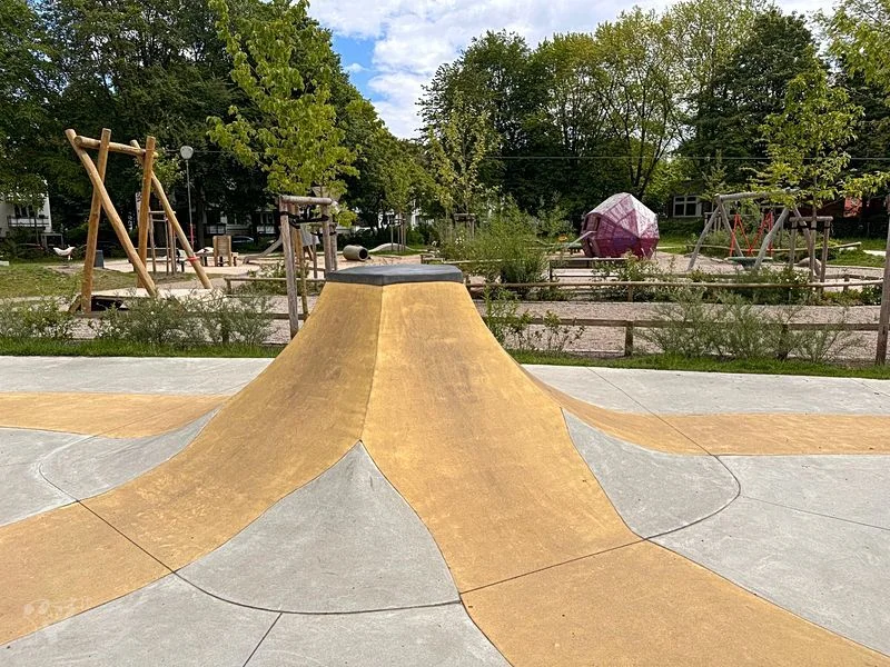 Spielplatz Wegenkamp mit Skaterpark Banane – Bild 8