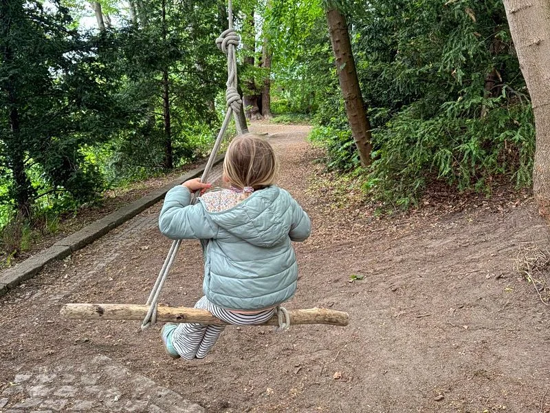 Hirschpark und Spielplatz – Bild 19
