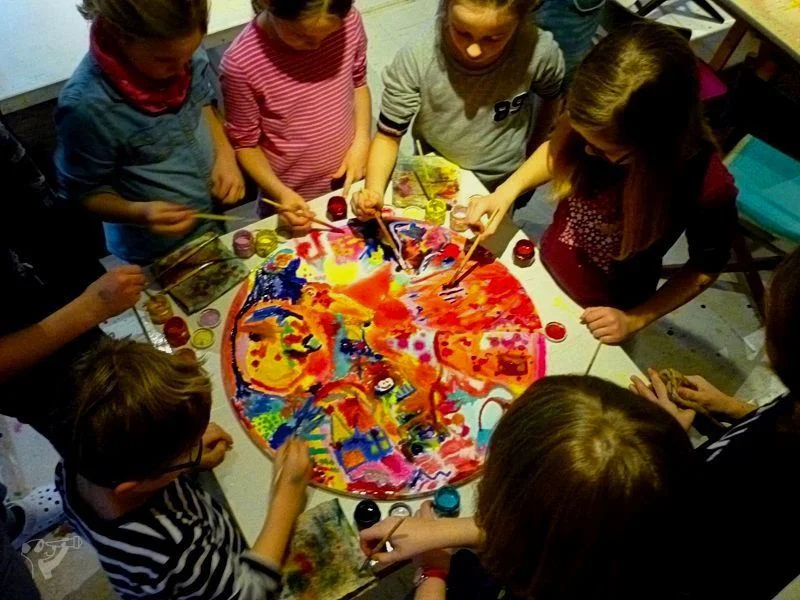 Malen im Künstleratelier
