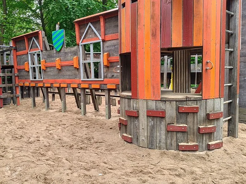 Spielplatz im Schlosspark Bergedorf