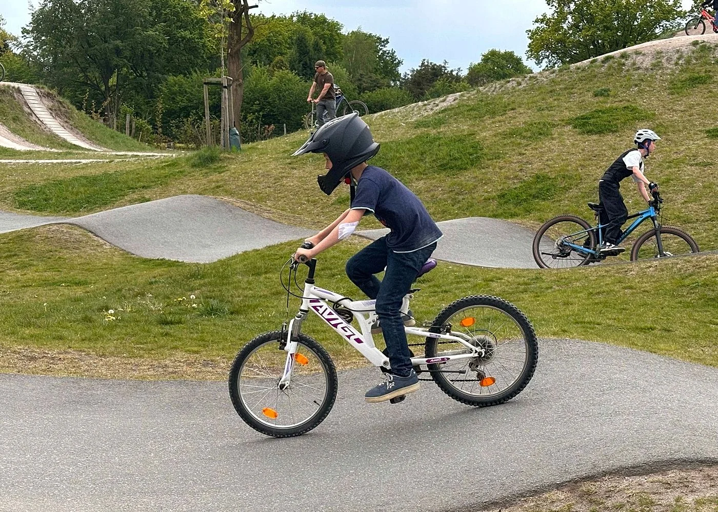 Asphalt Pumptrack & Bikepark – Foto 5