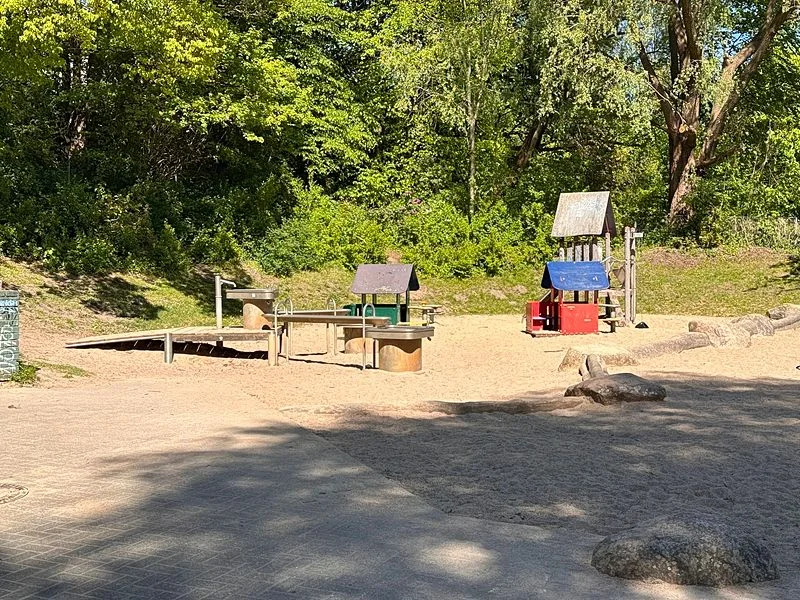 Spielplatz Meenkwiese – Bild 16