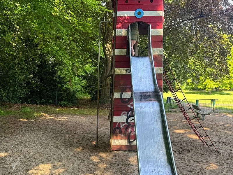 Spielplatz im Hesse Park – Bild 15