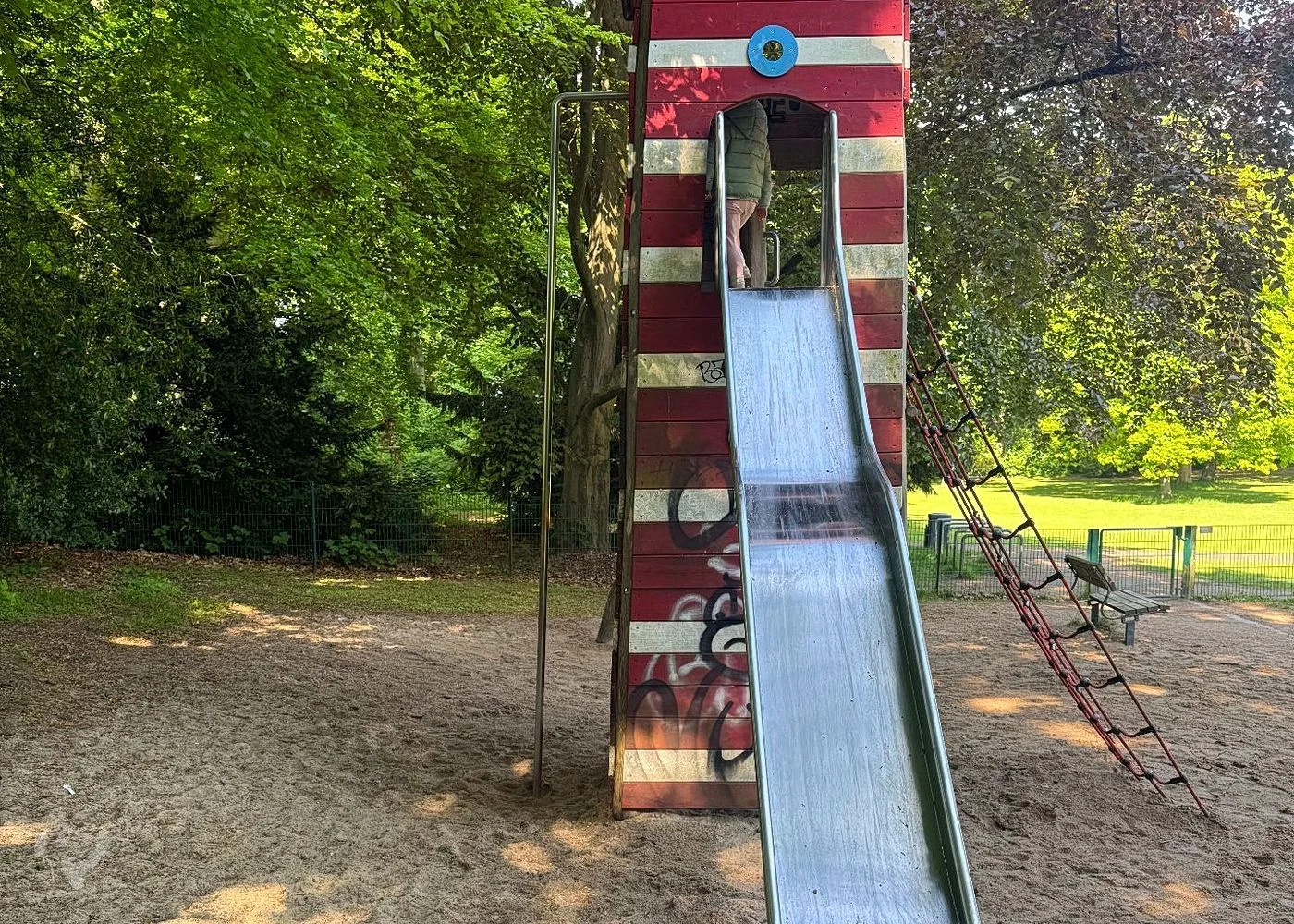 Spielplatz im Hesse Park – Foto 15