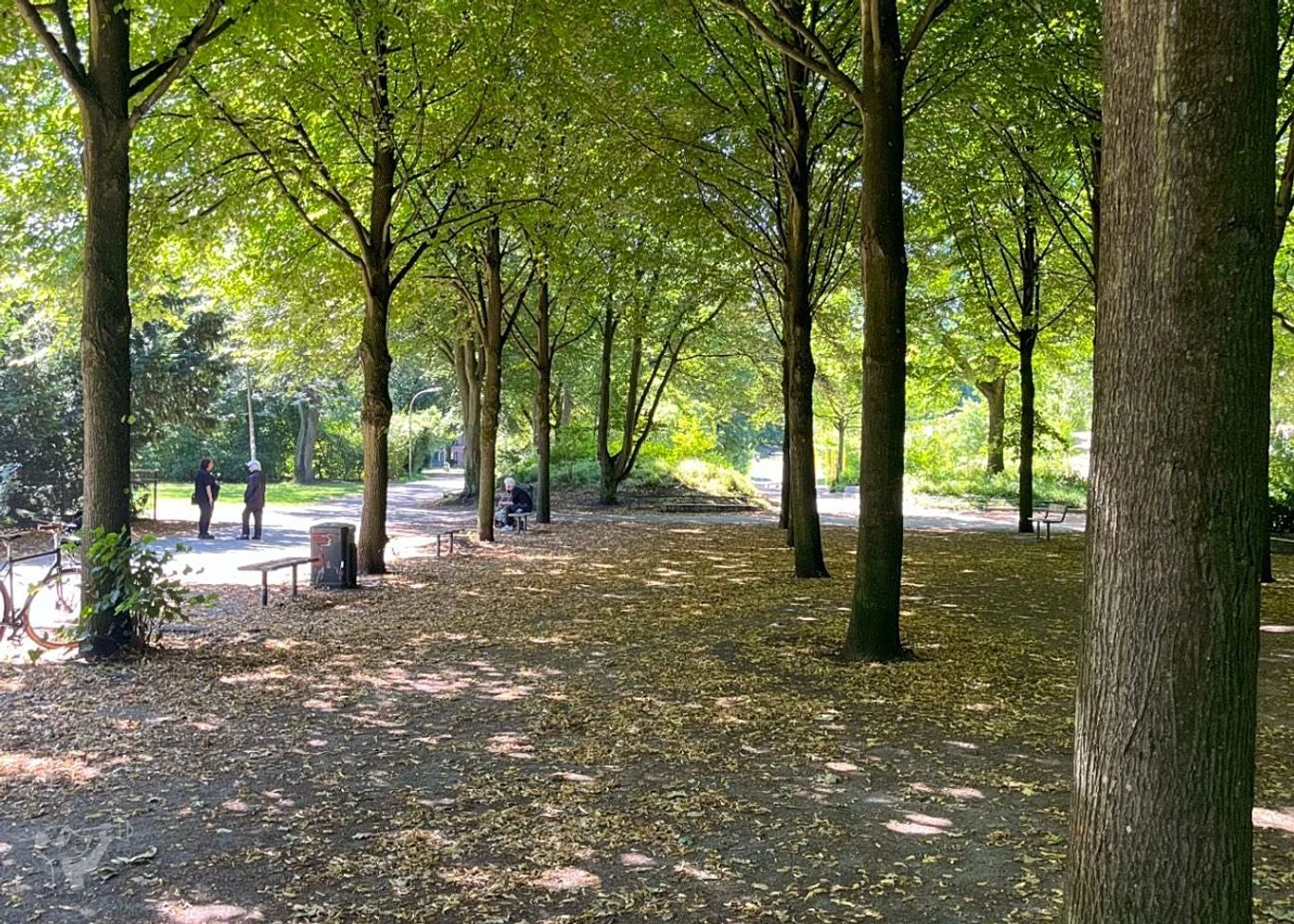 Spielplatz Unzerstraße im Walter-Möller-Park – Foto 22
