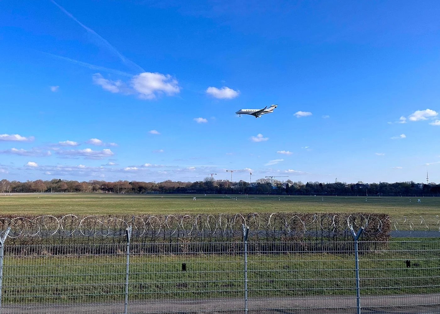 Flughafen Wanderweg – Foto 9