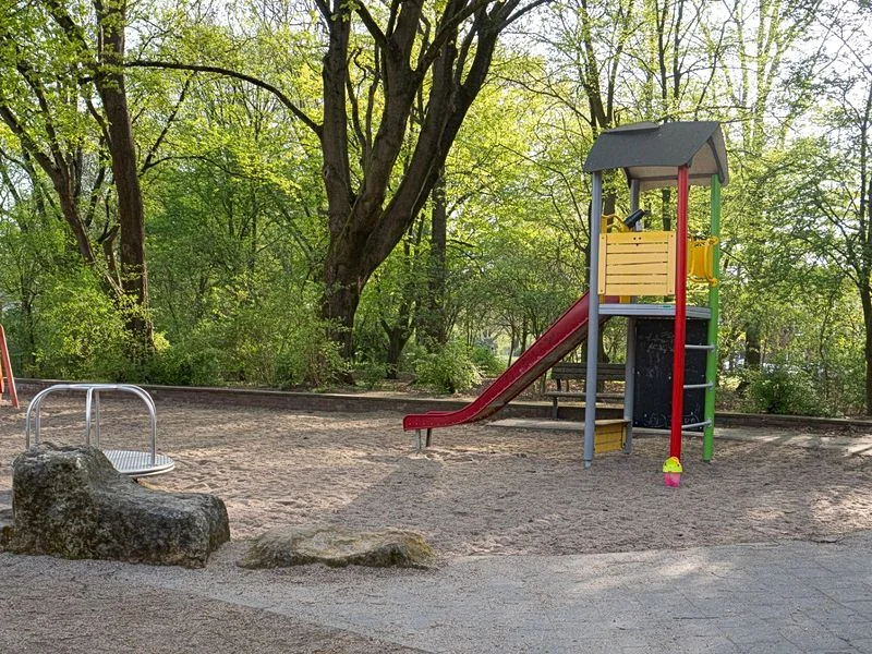 Kinderspielplatz Rollerbahn – Bild 10