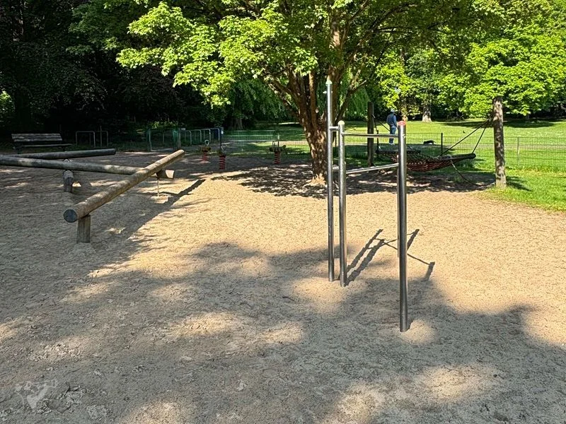 Spielplatz im Hesse Park – Bild 8