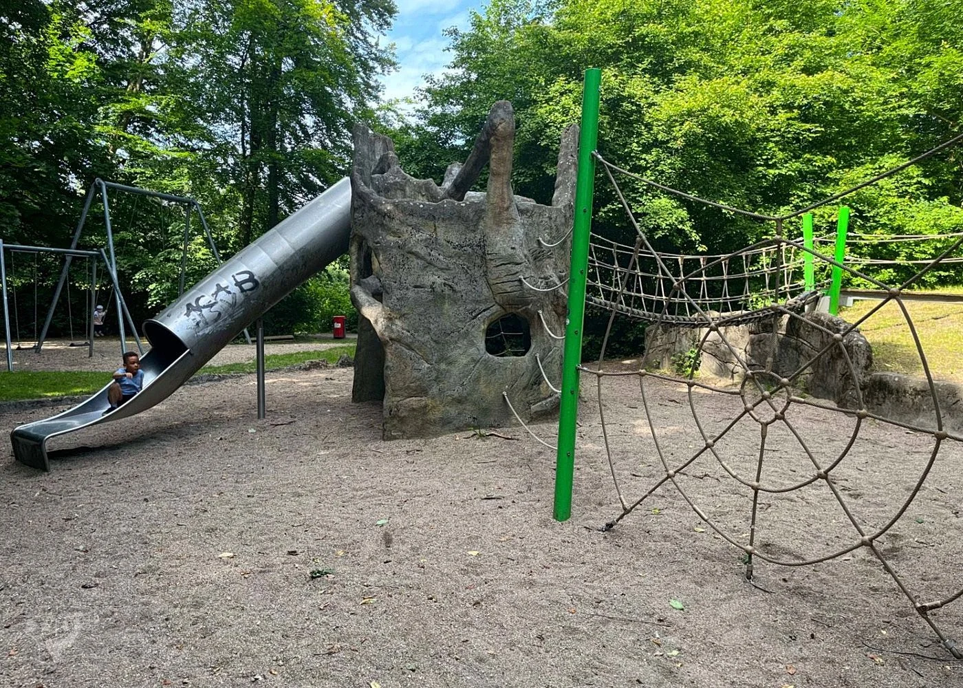 Waldspielplatz Teutonenweg (Pilzspielplatz) - der Schattenspender – Foto 6