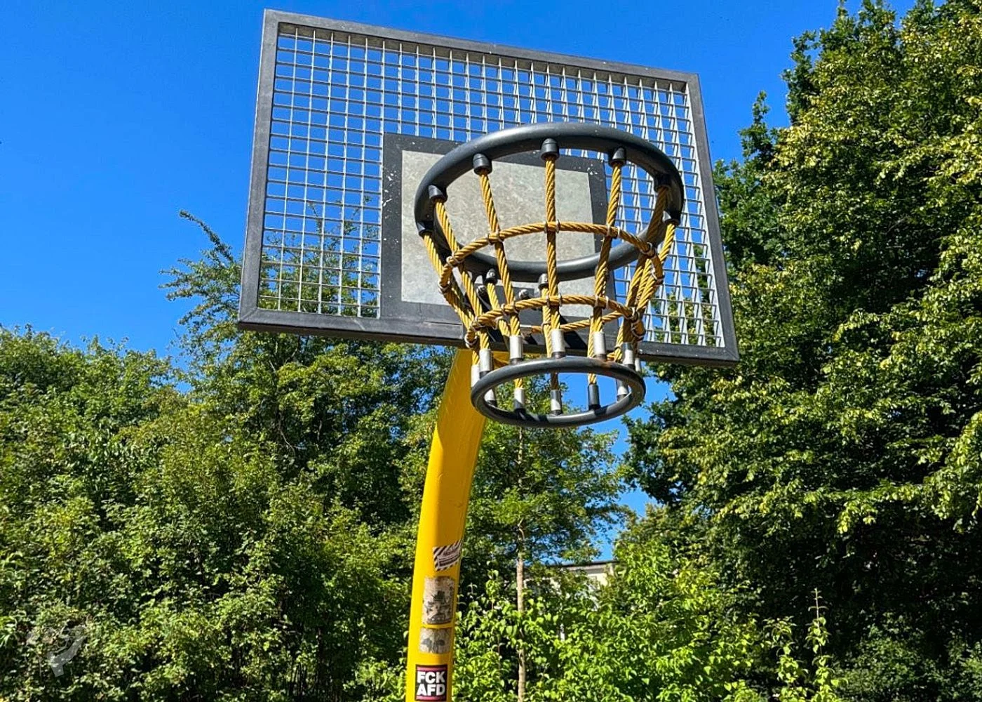 Spielplatz Unzerstraße im Walter-Möller-Park – Foto 14