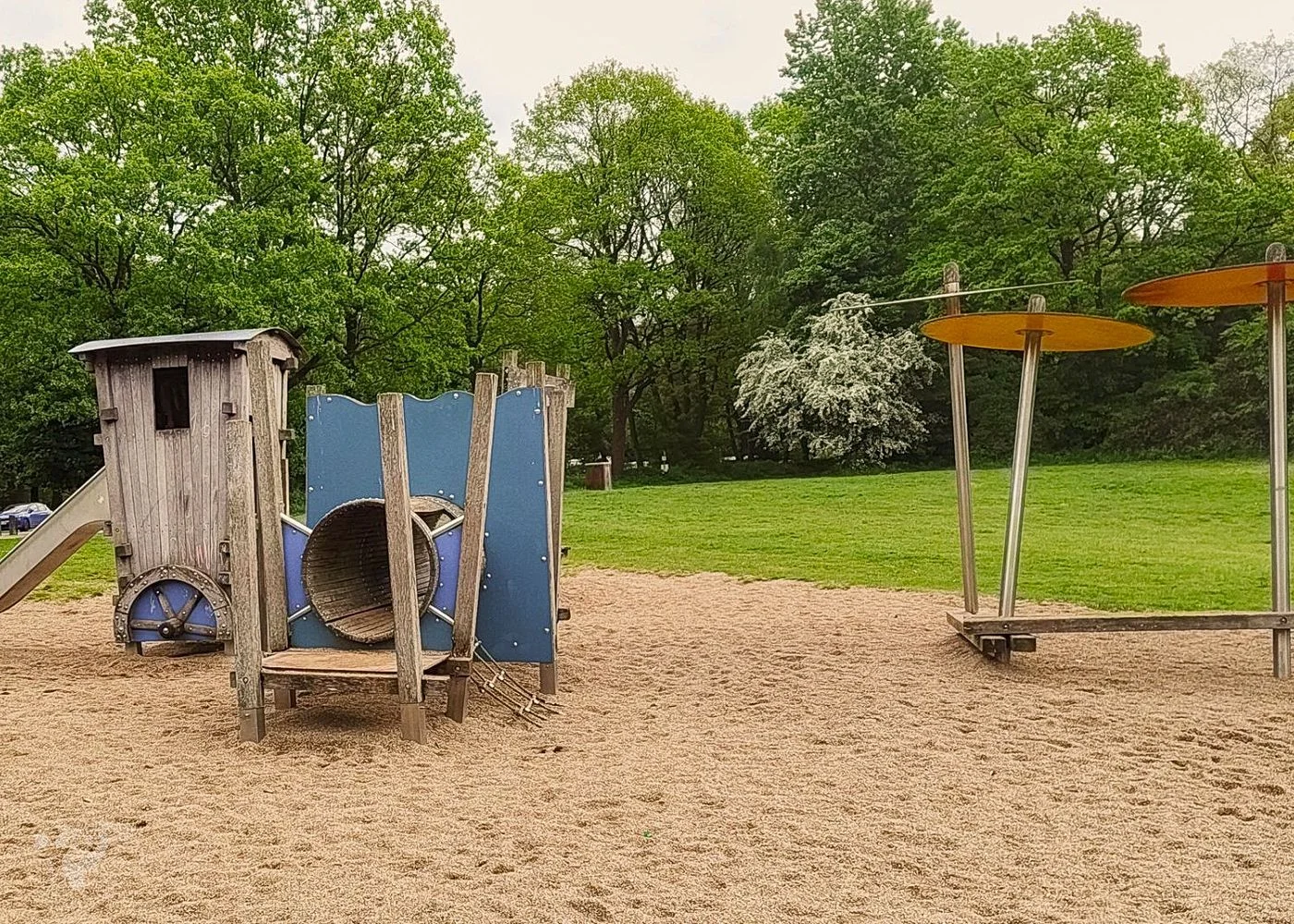 Leuchtturm Spielplatz im Öjendorfer Park – Foto 11