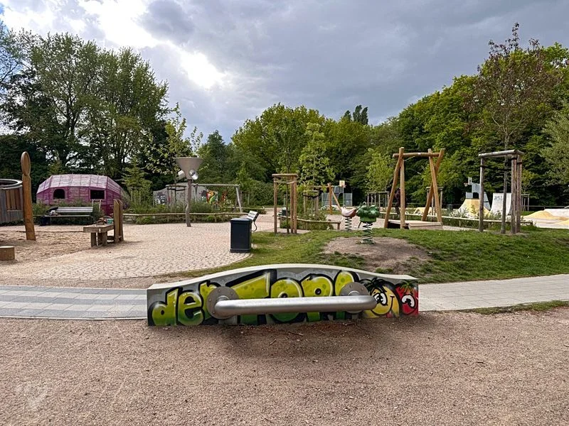 Spielplatz Wegenkamp mit Skaterpark Banane – Bild 25