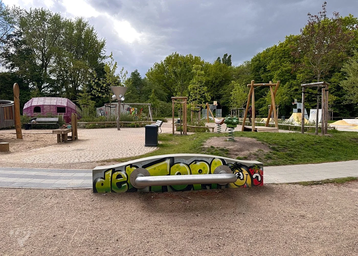 Spielplatz Wegenkamp mit Skaterpark Banane – Foto 25