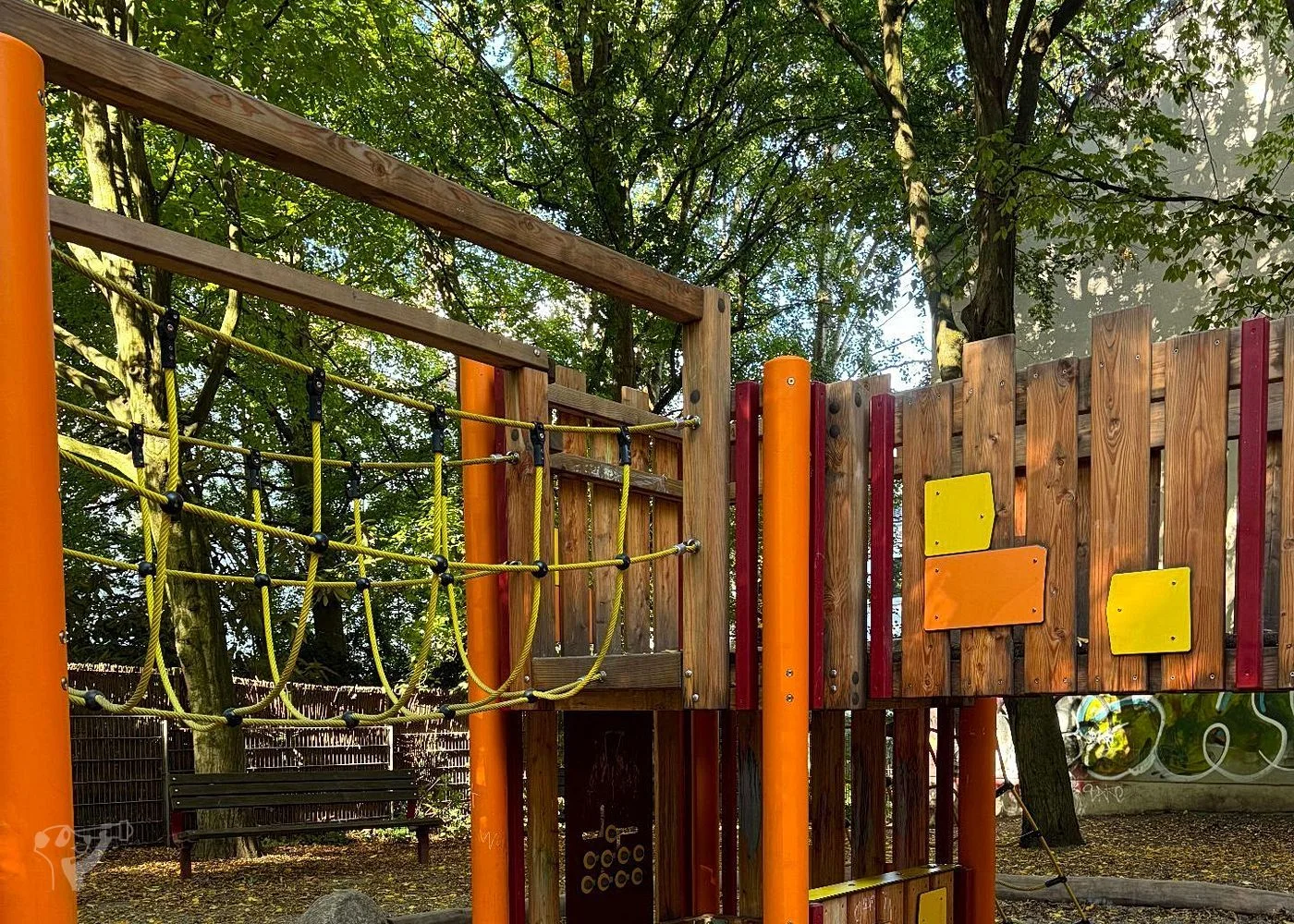 Spielplatz Bellealliancestraße - Marthastraße – Foto 26