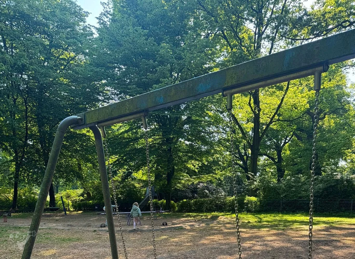 Hirschpark und Spielplatz – Foto 10