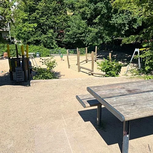 Spielplatz Unzerstraße im Walter-Möller-Park