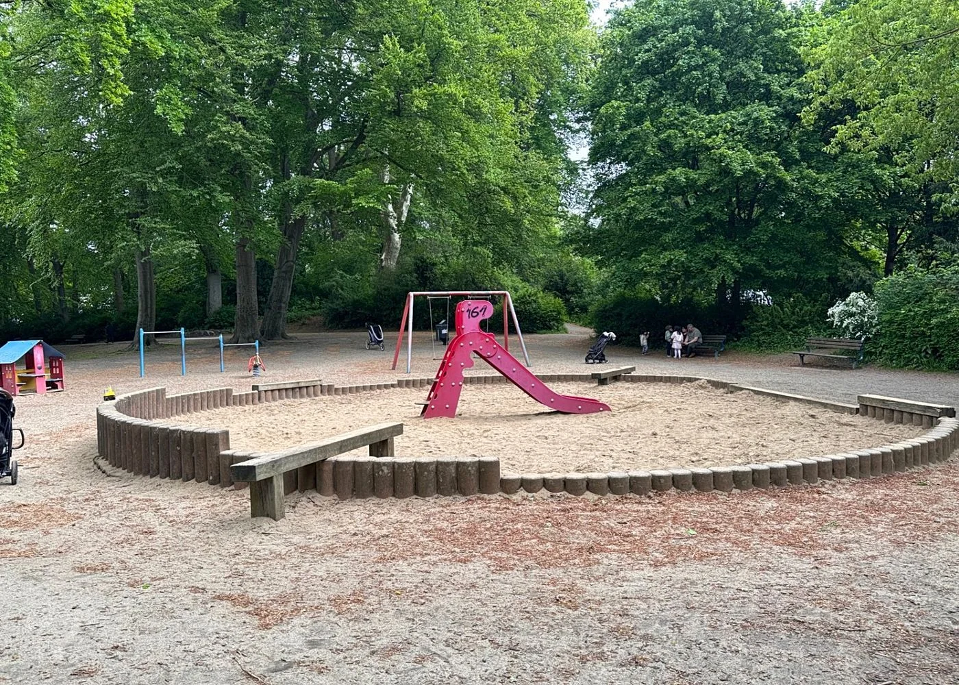 Spielplatz Parkallee im Innocentiapark – Foto 14