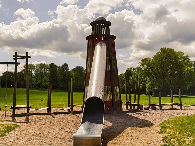 Leuchtturm Spielplatz im Öjendorfer Park – Bild 5