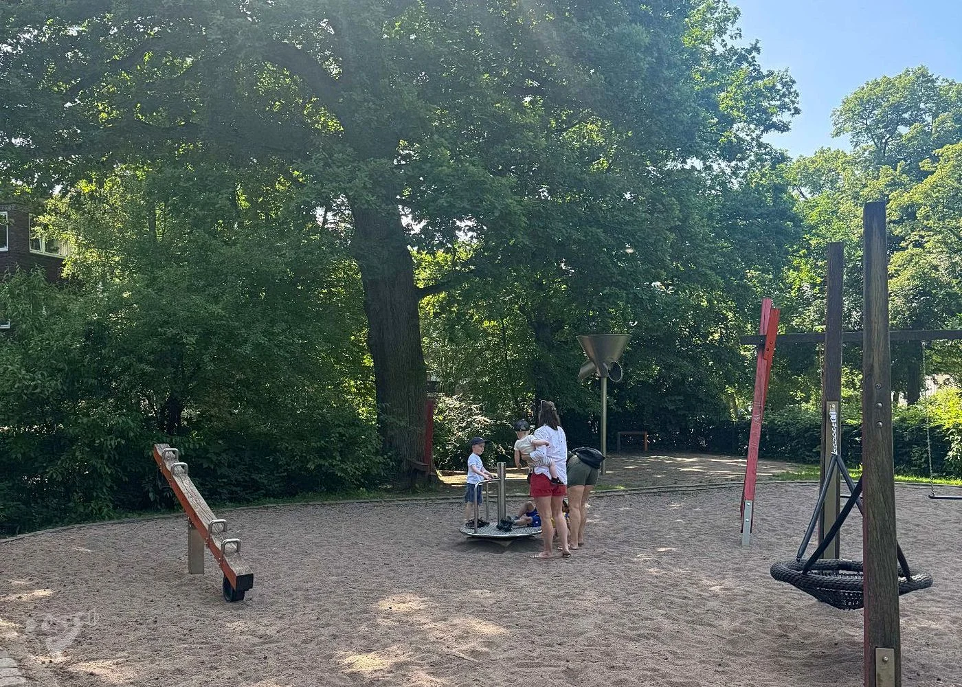 Spielplatz am Beseler Platz – Foto 14