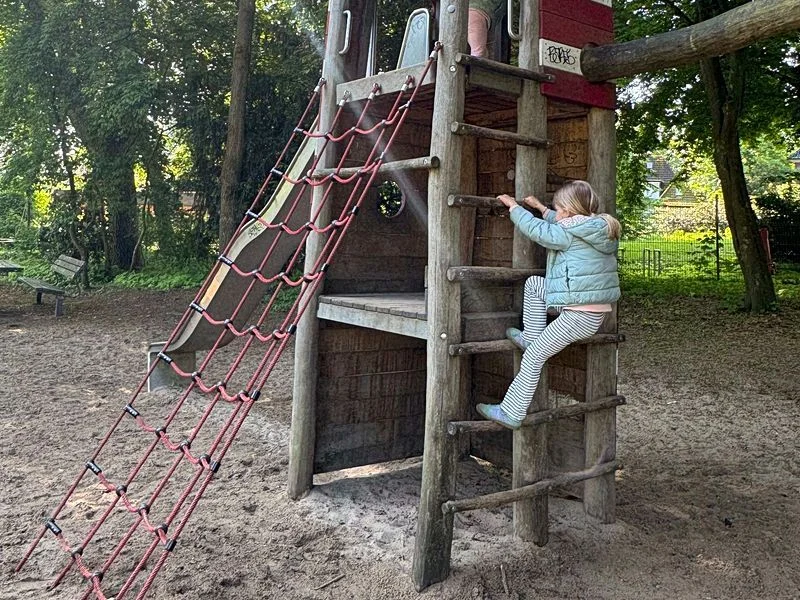 Spielplatz im Hesse Park – Bild 13