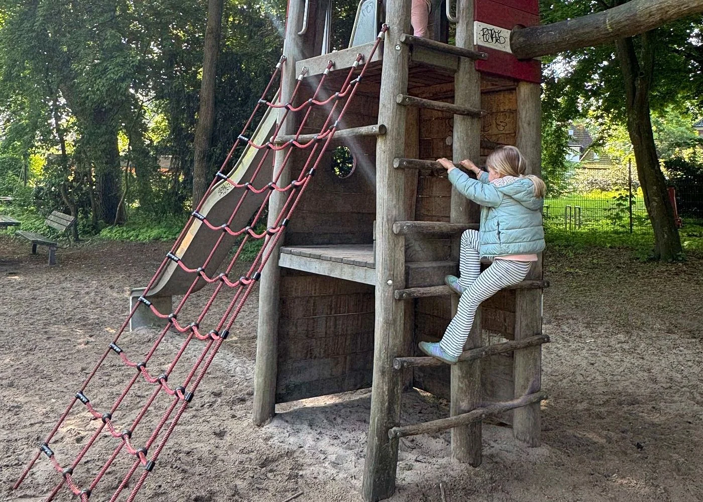 Spielplatz im Hesse Park – Foto 13