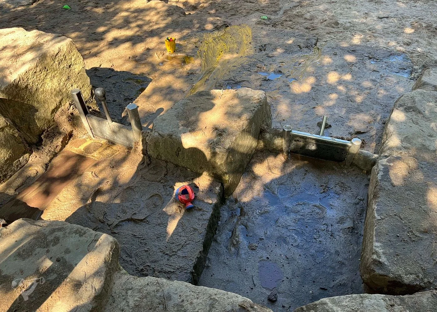 Spielplatz Unzerstraße im Walter-Möller-Park – Foto 4