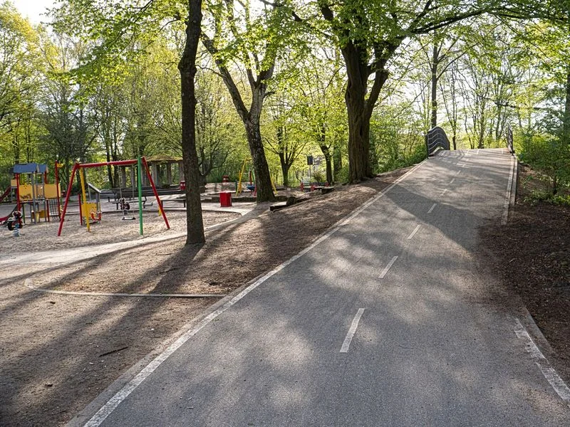 Kinderspielplatz Rollerbahn – Bild 3
