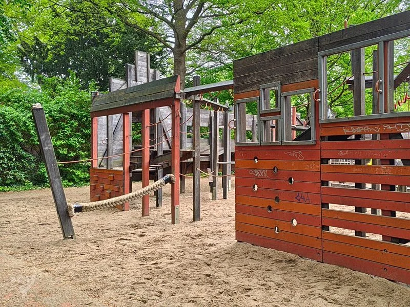 Spielplatz im Schlosspark Bergedorf – Bild 5