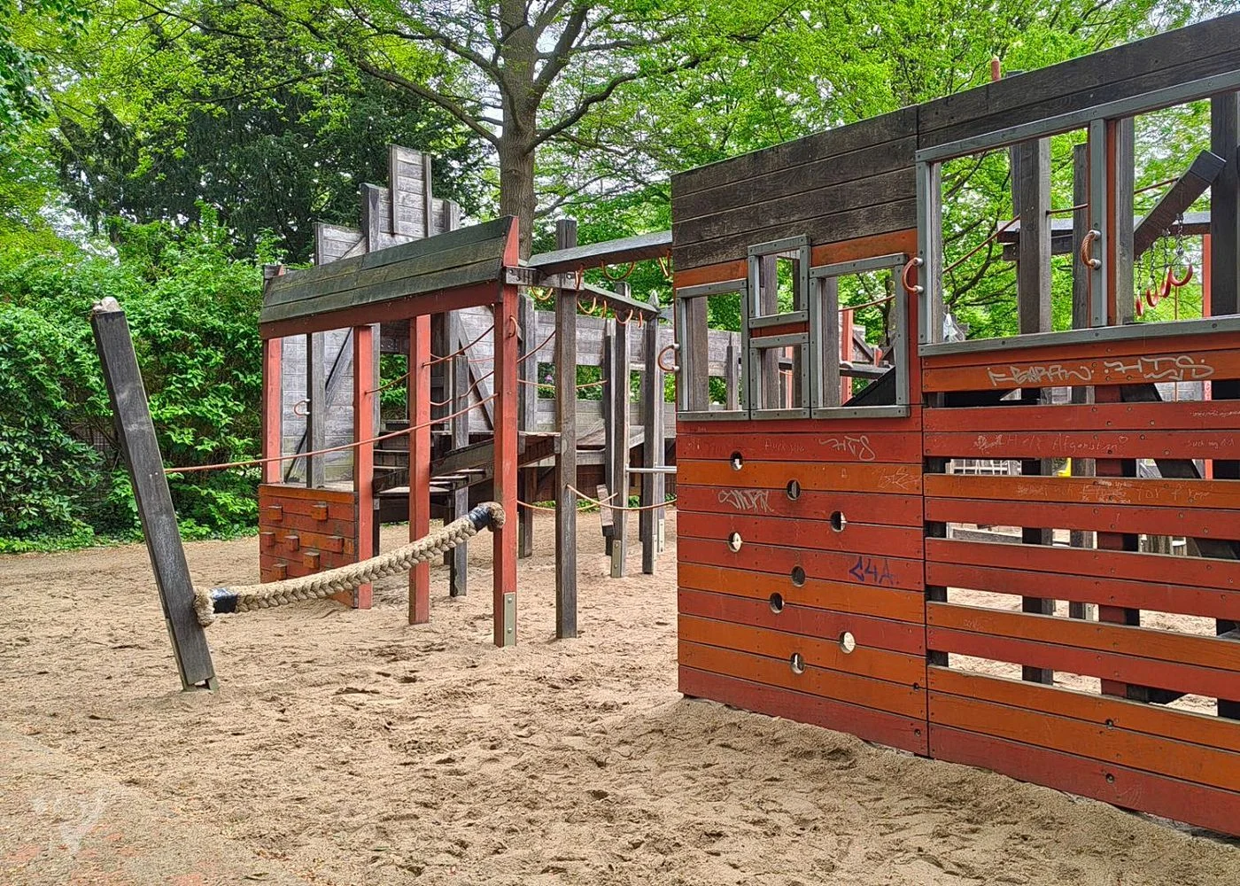 Spielplatz im Schlosspark Bergedorf – Foto 5